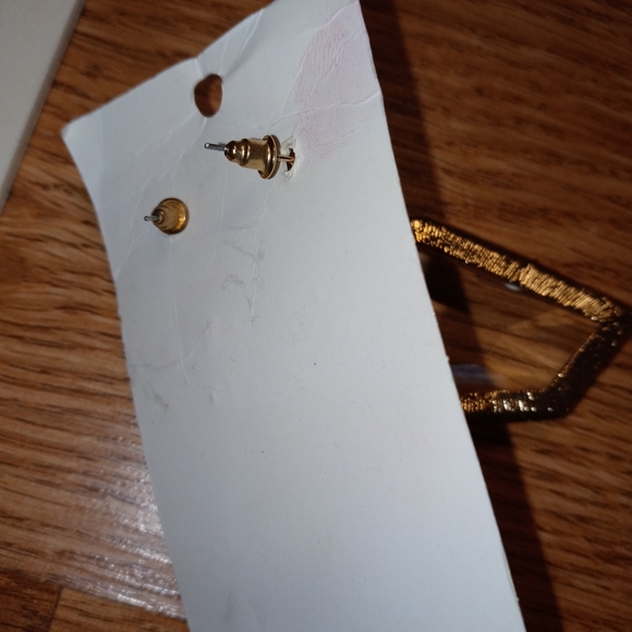 NEW Crystal Dangling Earrings - Picture 3 of 3